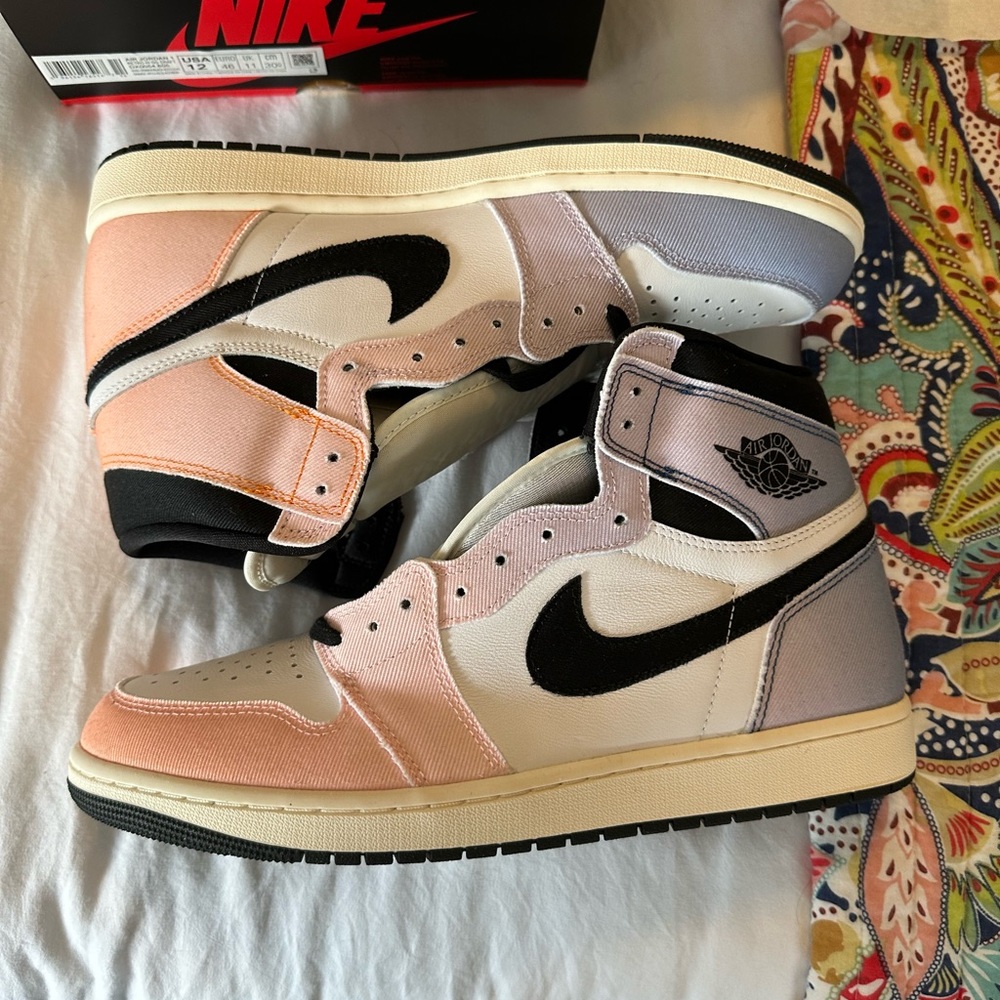 Jordan 1 high OG Skyline